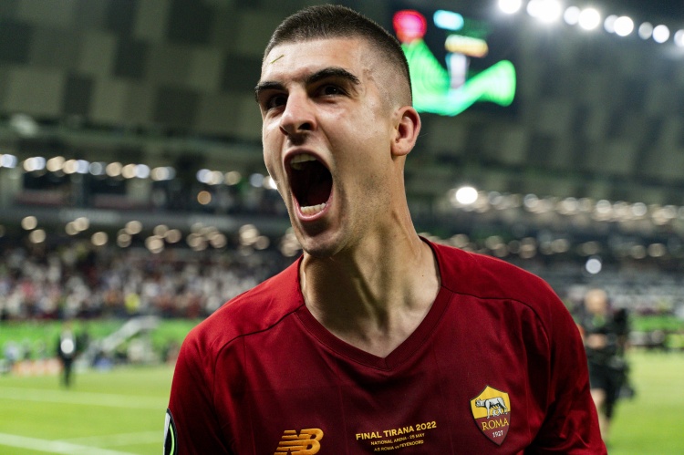 实时比分-迪马：罗马后卫曼奇尼鼻骨骨折接受手术，不确定能否参加下轮意甲